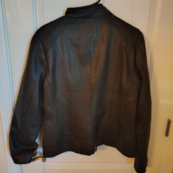Women's Black Leather Jacket - Picture 3 of 3